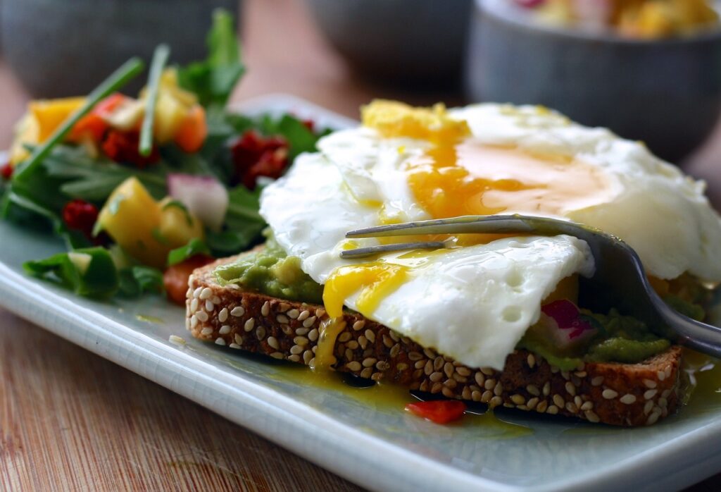 eggs, fried, sunny side up-1467286.jpg